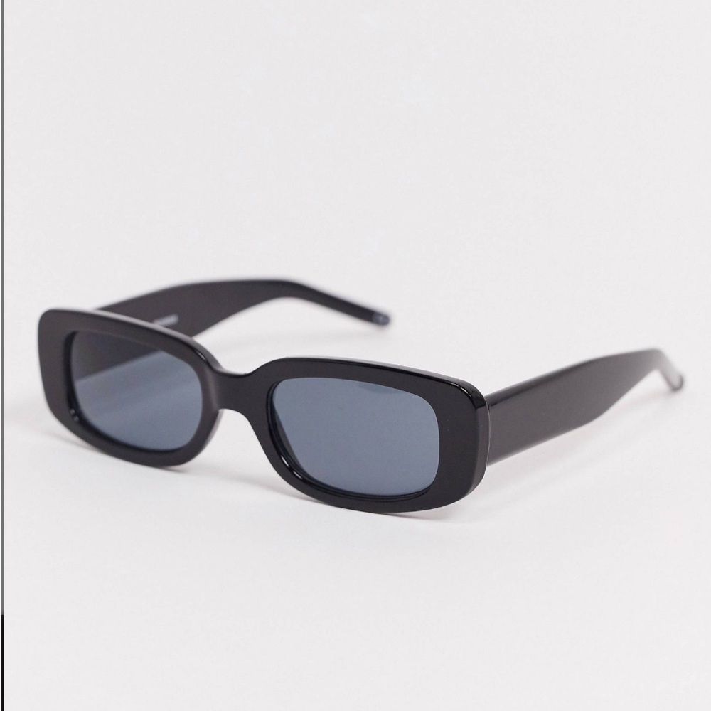 Chunky rectangle black sunglasses